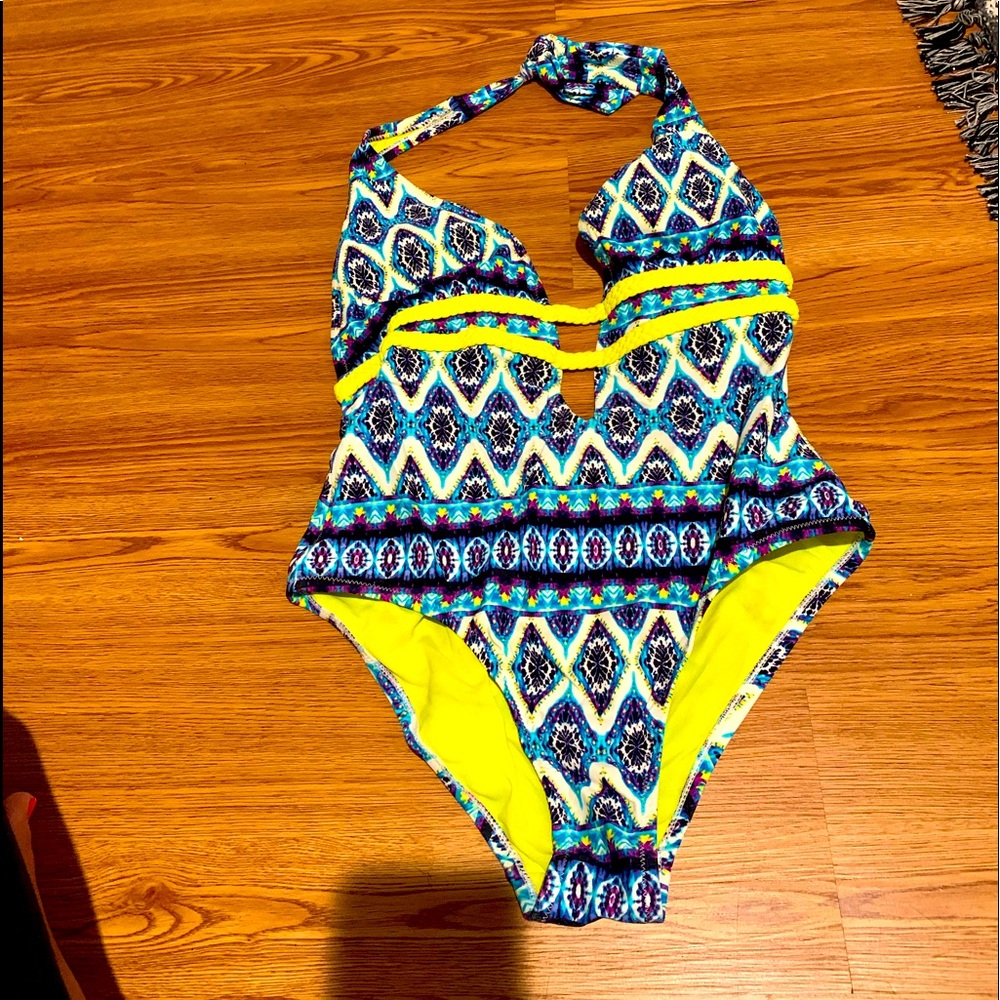 Jessica Simpson swimsuit
